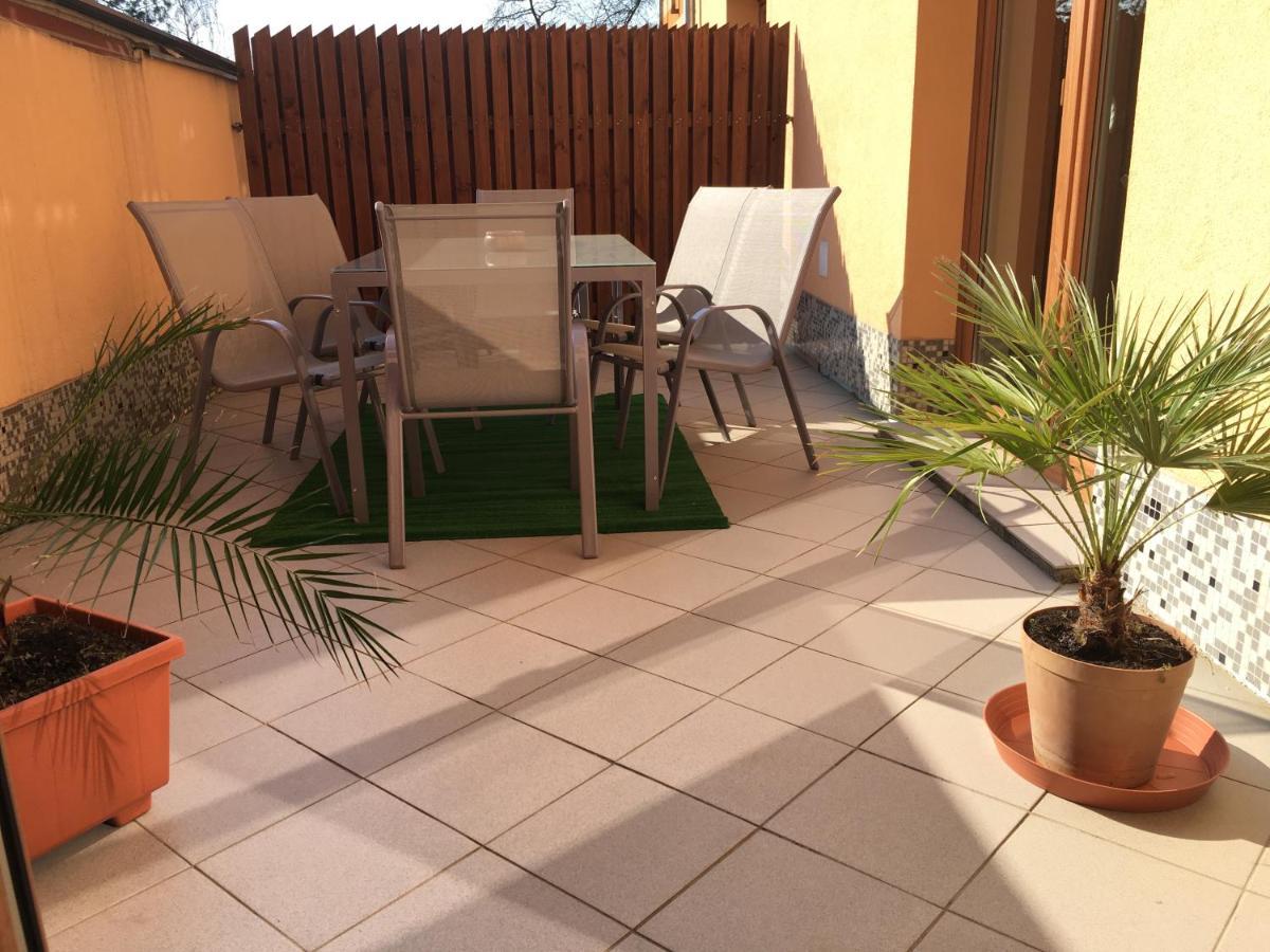 Slunecnice S Terasou Apartment *